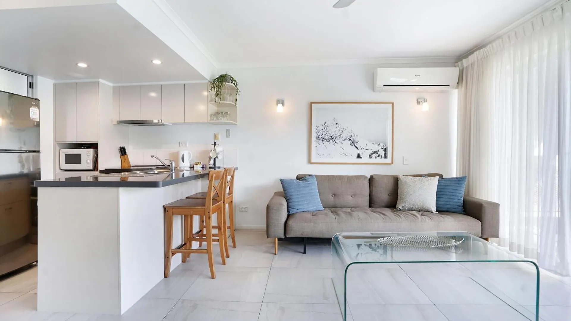 Noosa Parade Holiday Inn